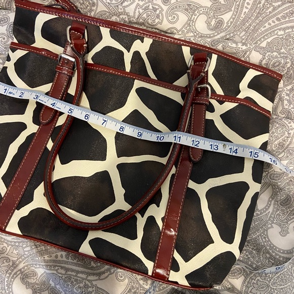 Nine & Co. Giraffe Print Tote with Red Trim & Matching Wallet - Picture 14 of 16